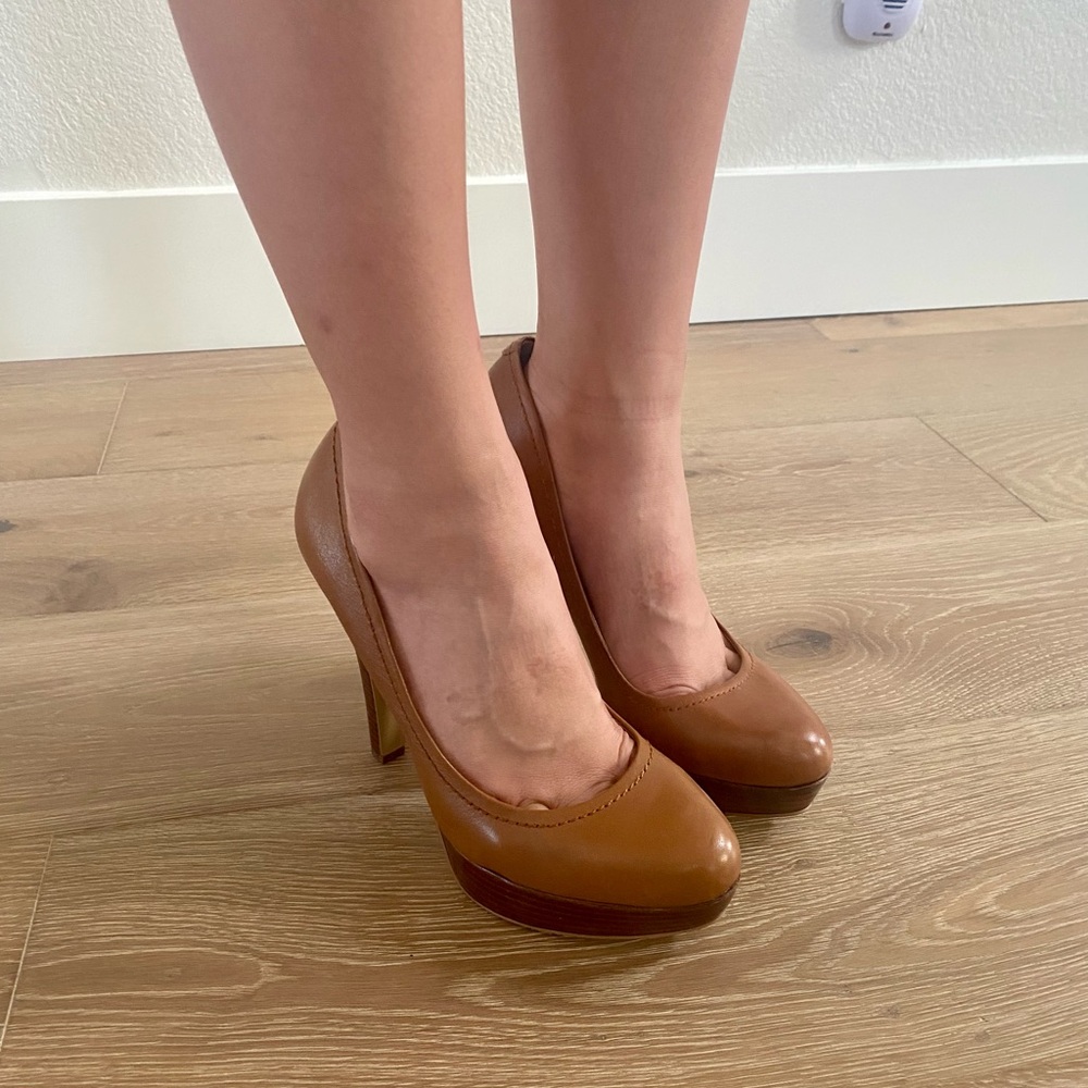 GUESS Women Pumps Size 8.5 Brown Leather Platform Pump Stiletto Shoes WGSTACIA